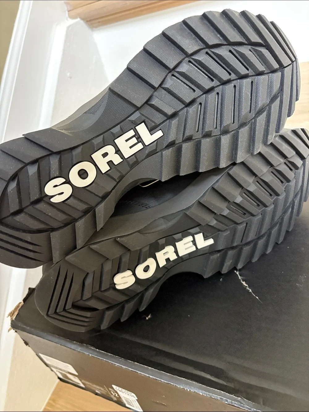 NWT/NIB Men’s Sorel Brown and Black Insulated Lace-Up Winter Boots - Picture 5 of 7